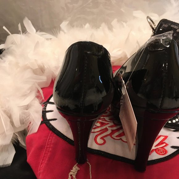 GORGEOUS pin up style platforms and earings with hello kitty crystal details! - Picture 5 of 15